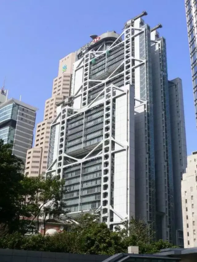 福斯特设计的香港汇丰银行大楼