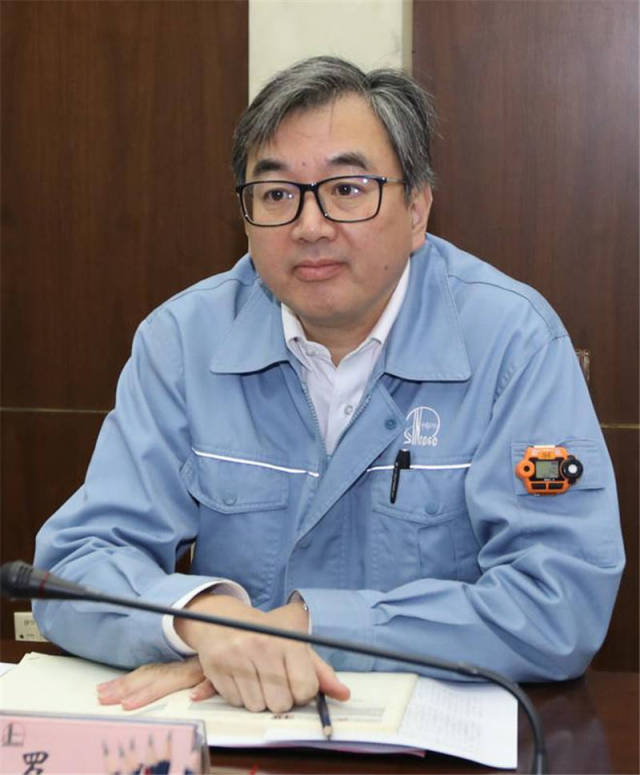 近日,燕山石化董事长,总经理罗强,党委书记王哲等公司领导分别深入各