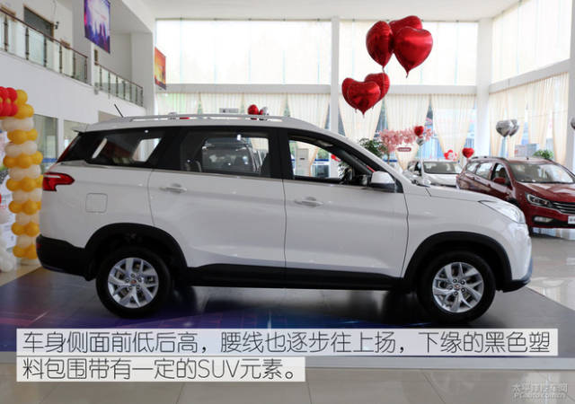 神车推出7座版suv 五菱宏光s3实拍