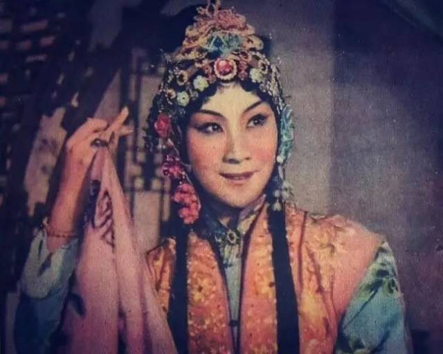 风·欣赏】粉墨人生妆泪尽,岁月从不败美人--言