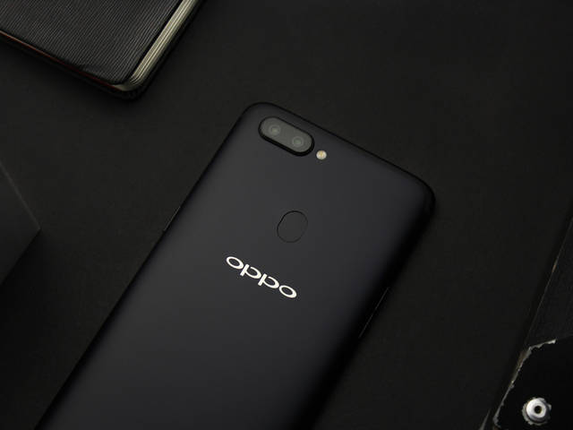 oppo r11s plus黑色开箱图赏:黑色仍旧那么有质感