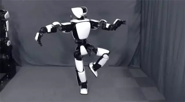 主控脚可根据控制者的自然动作,控制机器人行走移动.