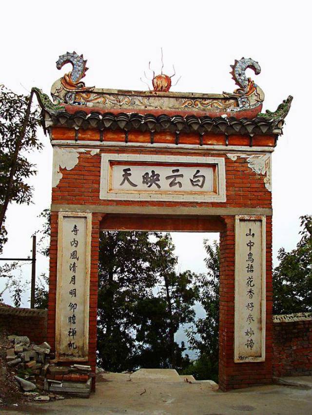 安康吃喝玩乐购道教文化研究者前往观赏的胜地安康白云寺