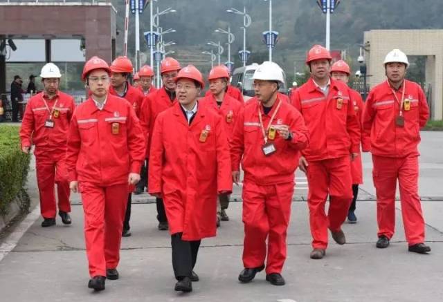 11月21日-22日,集团公司油田勘探开发事业部主任孙焕泉一行深入普光