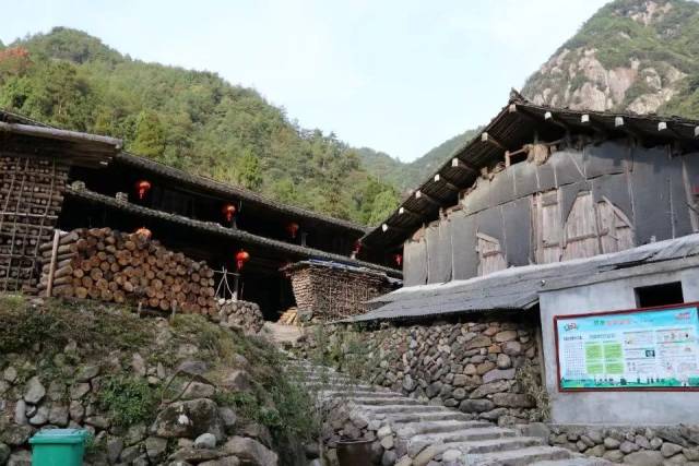 永嘉县界坑乡与缙云交界,从温州市区到永嘉县西北部的界坑乡坑口村