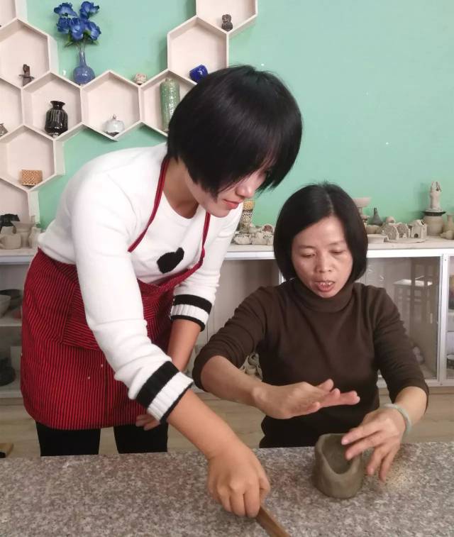 走进玩具艺享暴力--市人社局巾帼情趣陶冶广州情趣人生讲坛图片