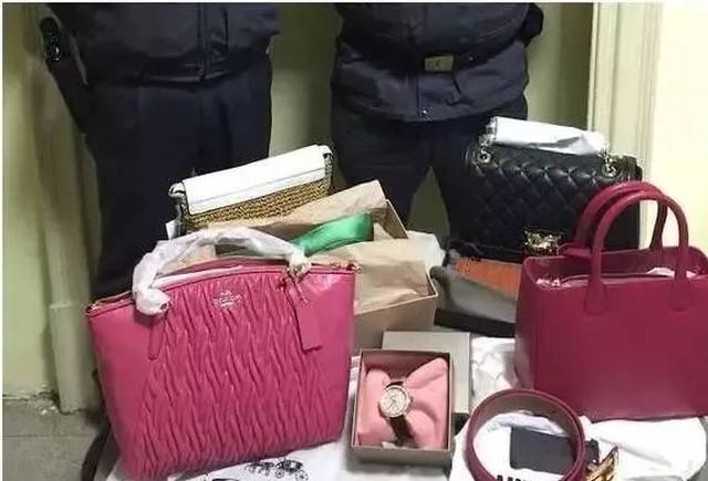 罗马3名海关人员因违规协助华人代购退税被捕