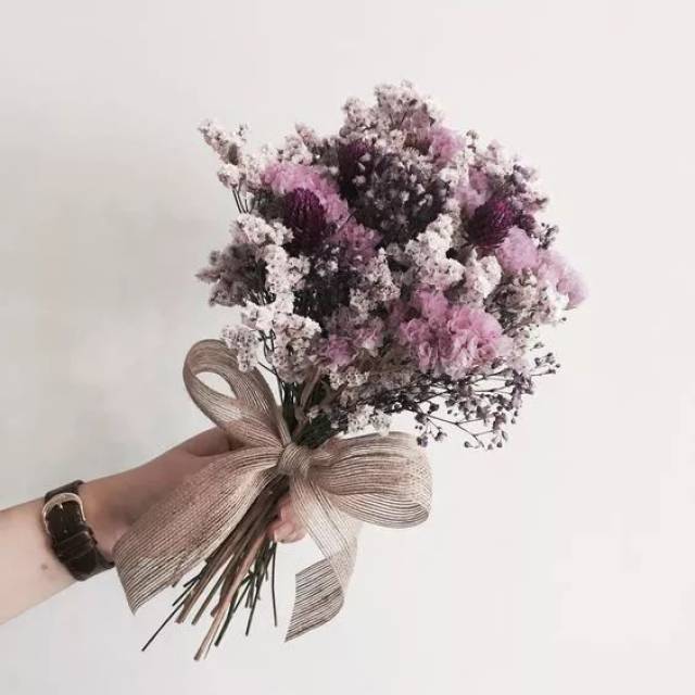 拿回家单独插瓶或者搭配花束 花语:永恒的爱,永不变的心,寓意:请想念
