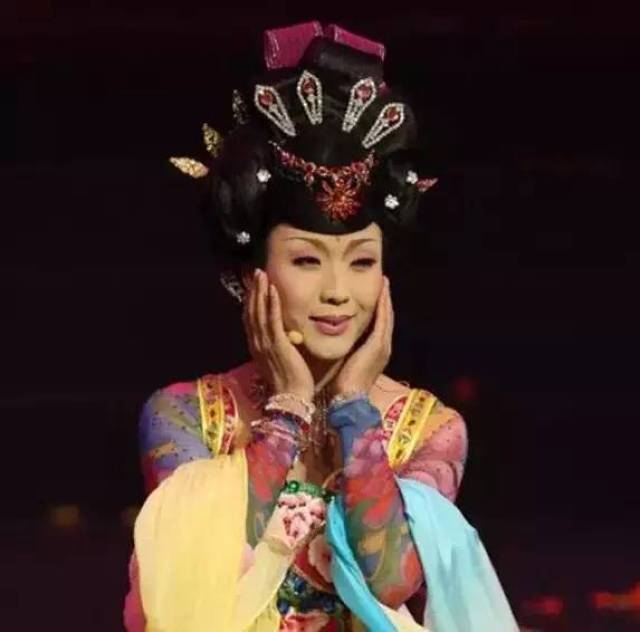 李玉刚《新贵妃醉酒》,唱不尽万般柔情!美醉了