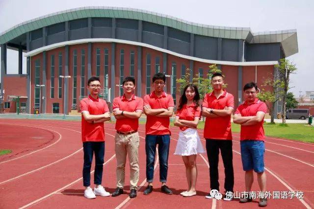 青春阳光又专注内涵的科组,就服你们!--我校化学科组简介