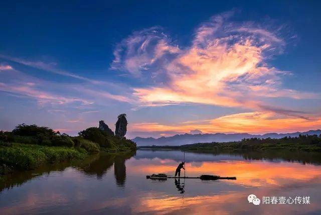 鱼王石是阳春八景之一漠阳古韵的一个景点.