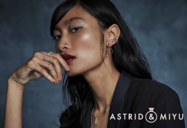 astrid miyu 小众英国首饰全场25%off,助你拥有完美侧颜杀