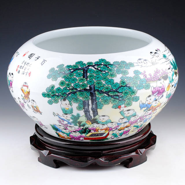 这一款景德镇陶瓷器粉彩花瓶下面的图案,每一款都代表着不祥之意,都是