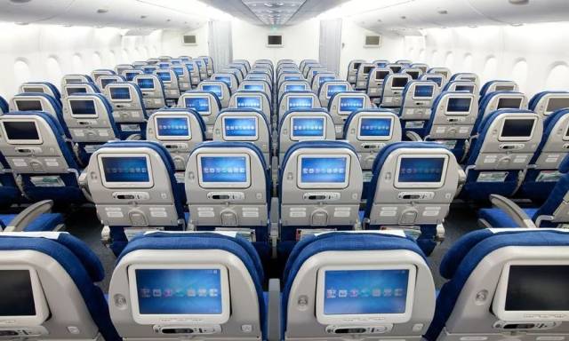 大韩航空经济舱 该航空公司大部分长途航班机上,座位宽敞,间距达到了