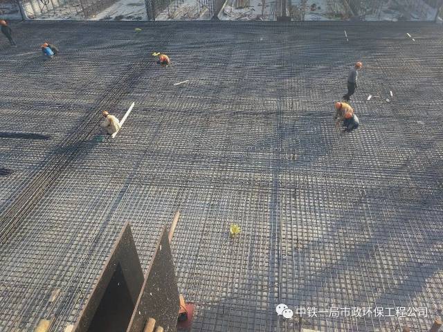 潍坊项目氧化沟2号池2区底板混凝土浇筑