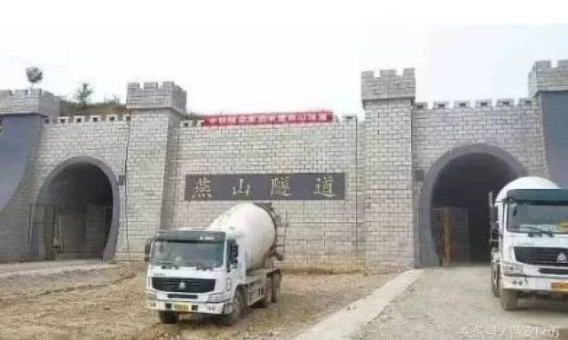 瓦日铁路,在蒲县-洪洞县之间,隧道线路贯穿于南吕梁山山脉以东及临汾