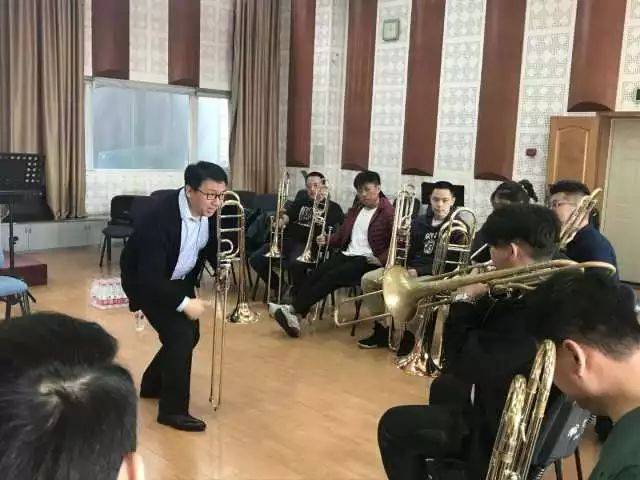 郝杰老师四川音乐学院长号大师课圆满结束!