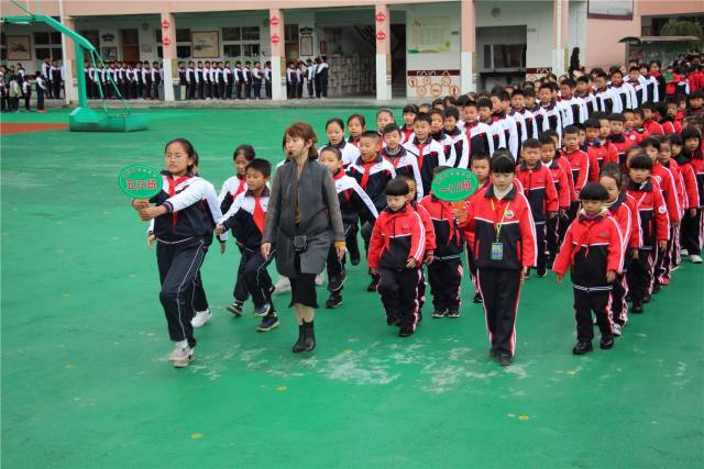 和雅学子,优雅行动—记横溪镇中心小学举行文明礼仪示范班评选活动