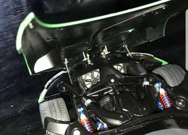 autoart 露出 1:18 比例阿斯顿-马丁 aston martin vulcan 火神样品