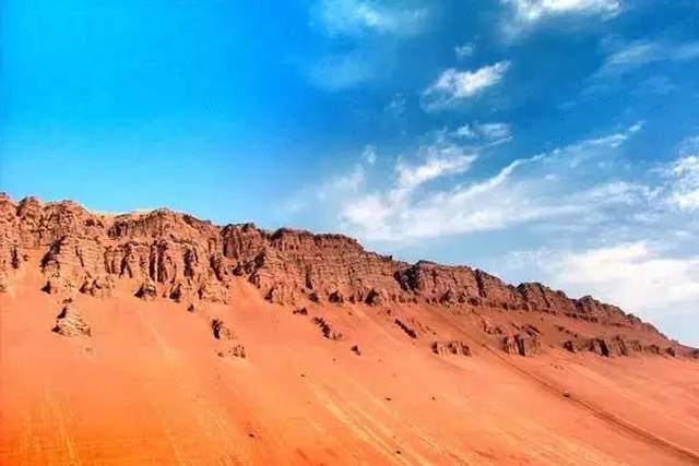 冬季新疆 | 库木塔格沙漠,感受沙漠的原风景,水墨画般