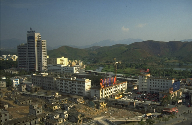 1993年中国经典老照片:图4有钱人标配、图7女