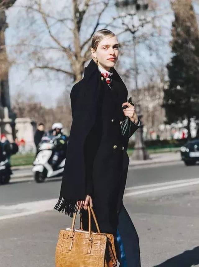 冷成这样,我不需要男友,给我来条羊毛围巾吧