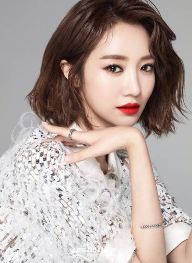 高俊熙真的可以说是韩国女明星中最适合短发造型的女明星了,无论是微