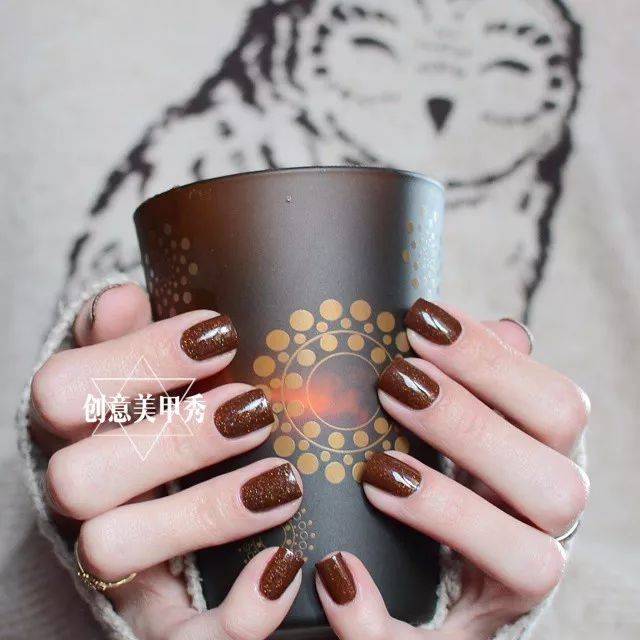 冬季最显手白的纯色美甲，太美美美美美~