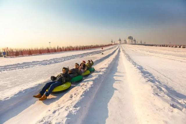 呼兰河口湿地公园欢乐冰雪世界城堡滑雪场12月1日盛大首滑!