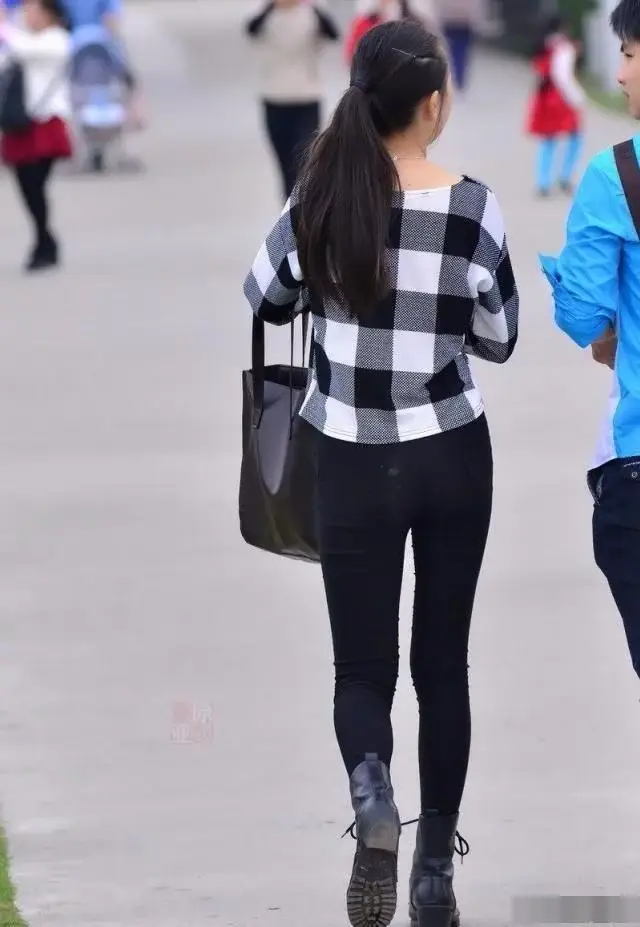 黑白银灰紧身裤背影臀部效果对比,小众银灰性感别具一格