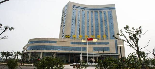 小高层拔地而起而已 嘉祥甚至都没有什么像样的酒店