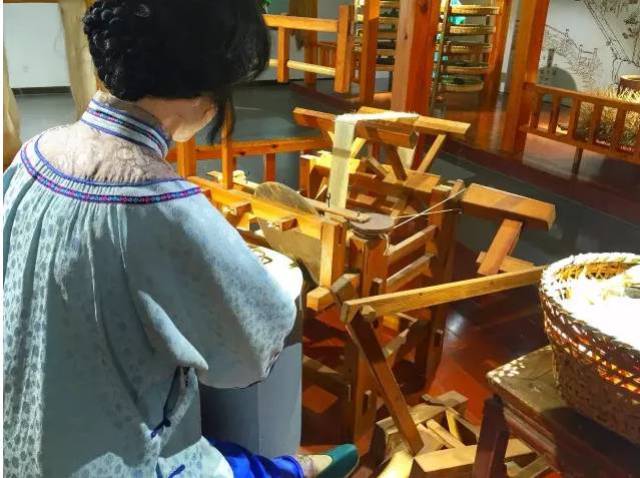刺绣艺术馆位于苏州高新区镇湖街道,是国内规模最大的专业性