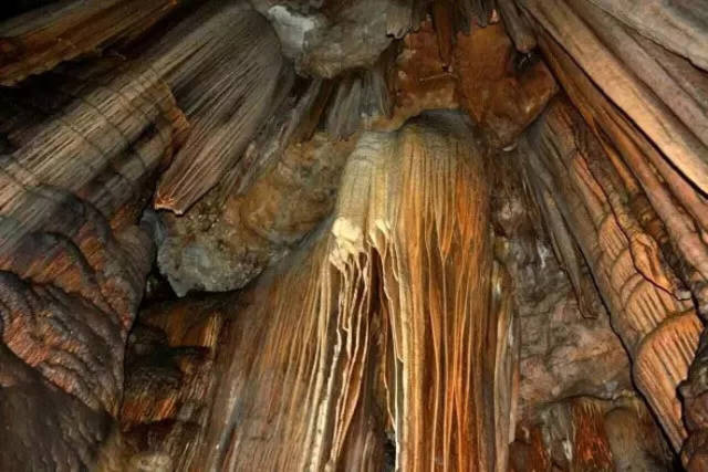 阳山喀斯特地貌溶洞 探索奇幻地下世界 寻找盗墓笔记的感觉一天