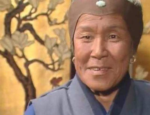 天上掉下来了刘姥姥,竟然是个老戏精
