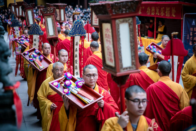玉佛禅寺"打水陆"已有数十年历史 与广大信众结下了深厚法缘