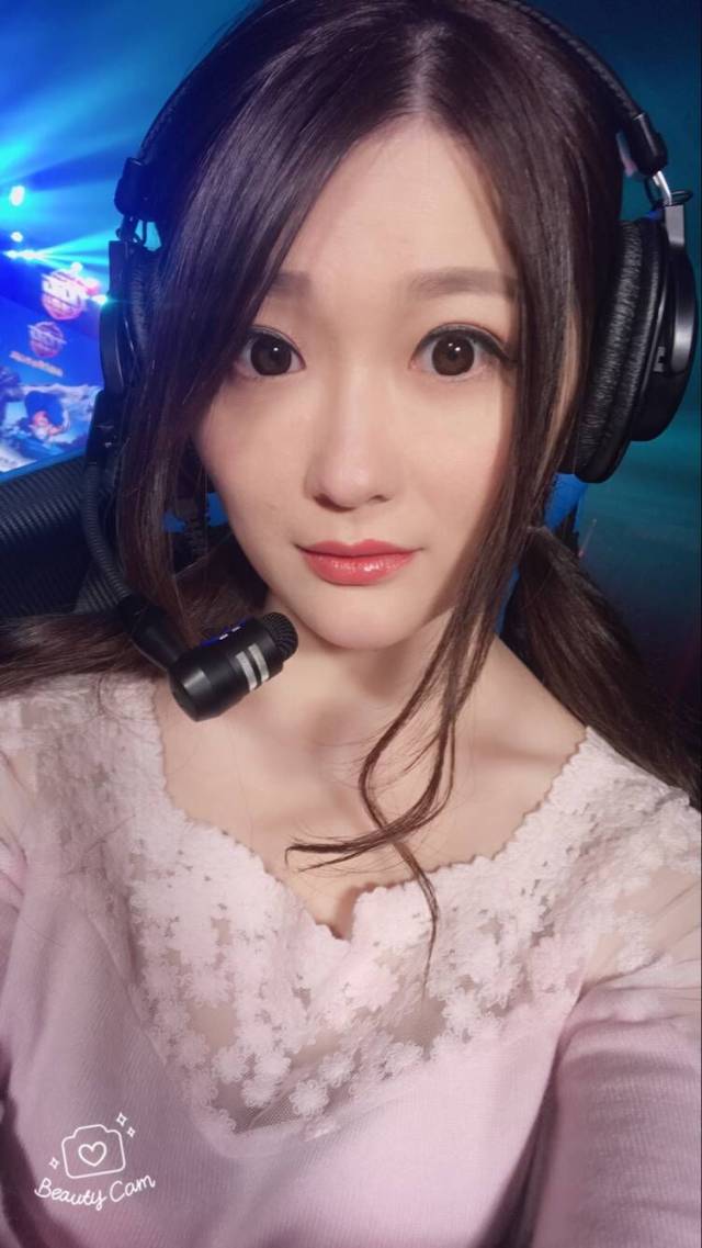 本期邀请到的嘉宾是marstv美女解说,dota2绝地求生游戏主播攸小雪.