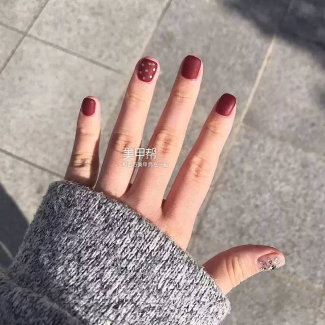 话说,一年四季都有人在问: 手黑手黄做什么颜色啊?