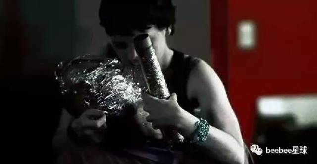 这个电影讲了一个14岁少女对恋童癖的复仇