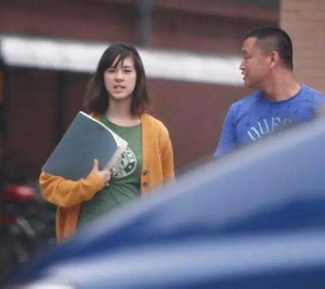姜文23岁女儿近照曝光,网友称美过杨颖,可当年却因为名字被骂惨