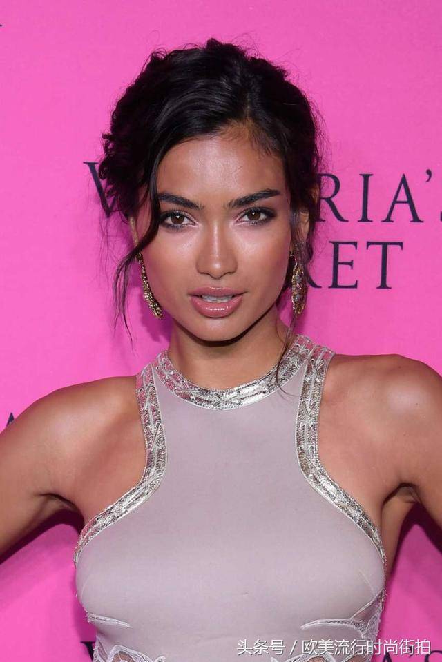 凯莉·葛尔(kelly gale)参加纽约举行的2017年维多利亚的秘密派对