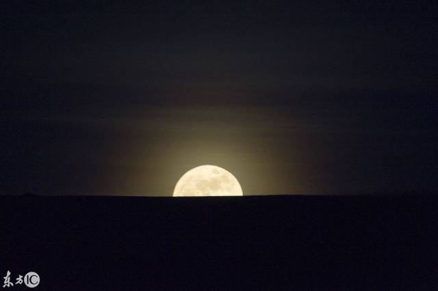明月千里寄相思:发一组与月亮有关的美图