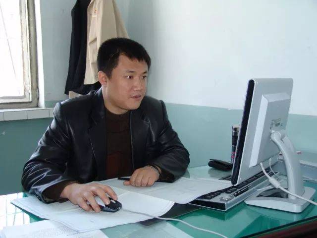 母校是校友永远的心灵故乡,校友是母校流动的