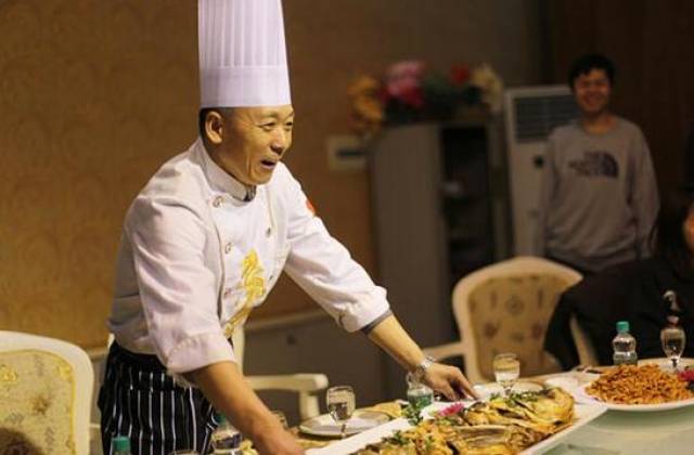 四川新东方烹饪学院:厨师哪里工资比较高