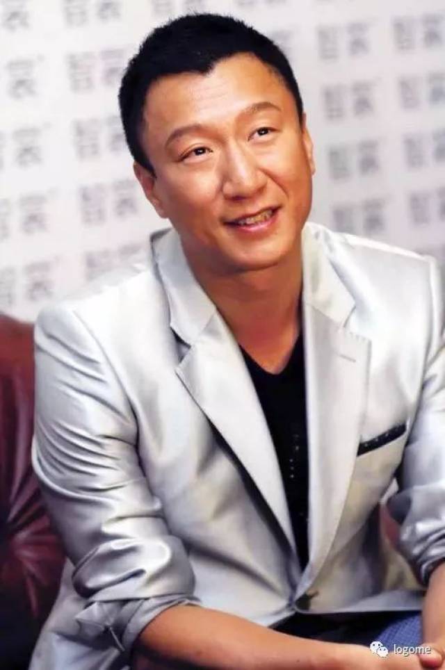 "颜王"孙红雷具备多从气质,关键要穿对适合的颜色才能更好的凸显这些