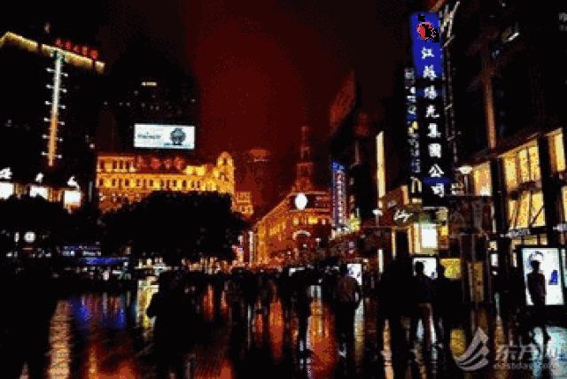 霓虹灯光拉开申城夜幕绿容君带你探秘沪上景观灯光背后那些令人意想不