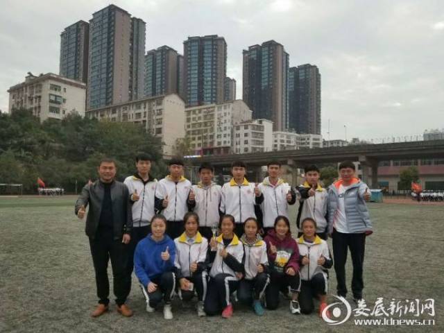 娄底三中在全市首届中小学生运动会上勇创佳绩