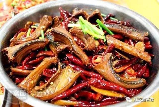 红安人一小伙子拿1元钱吃烤肉,真相是这样.