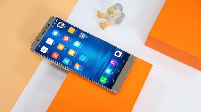 koobee f1 :邓超代言