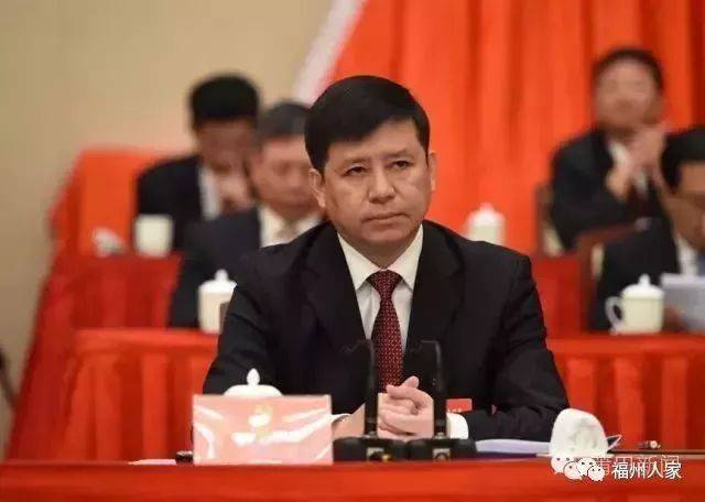 曾任福建省人民政府办公厅副主任,党组成员;福建省人民政府副秘书长