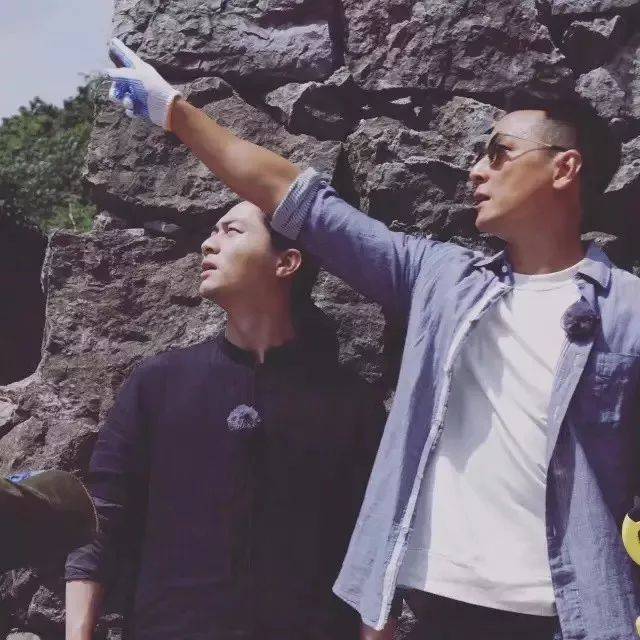 吴彦祖回归建筑师,和他在山里盖了一栋房子.